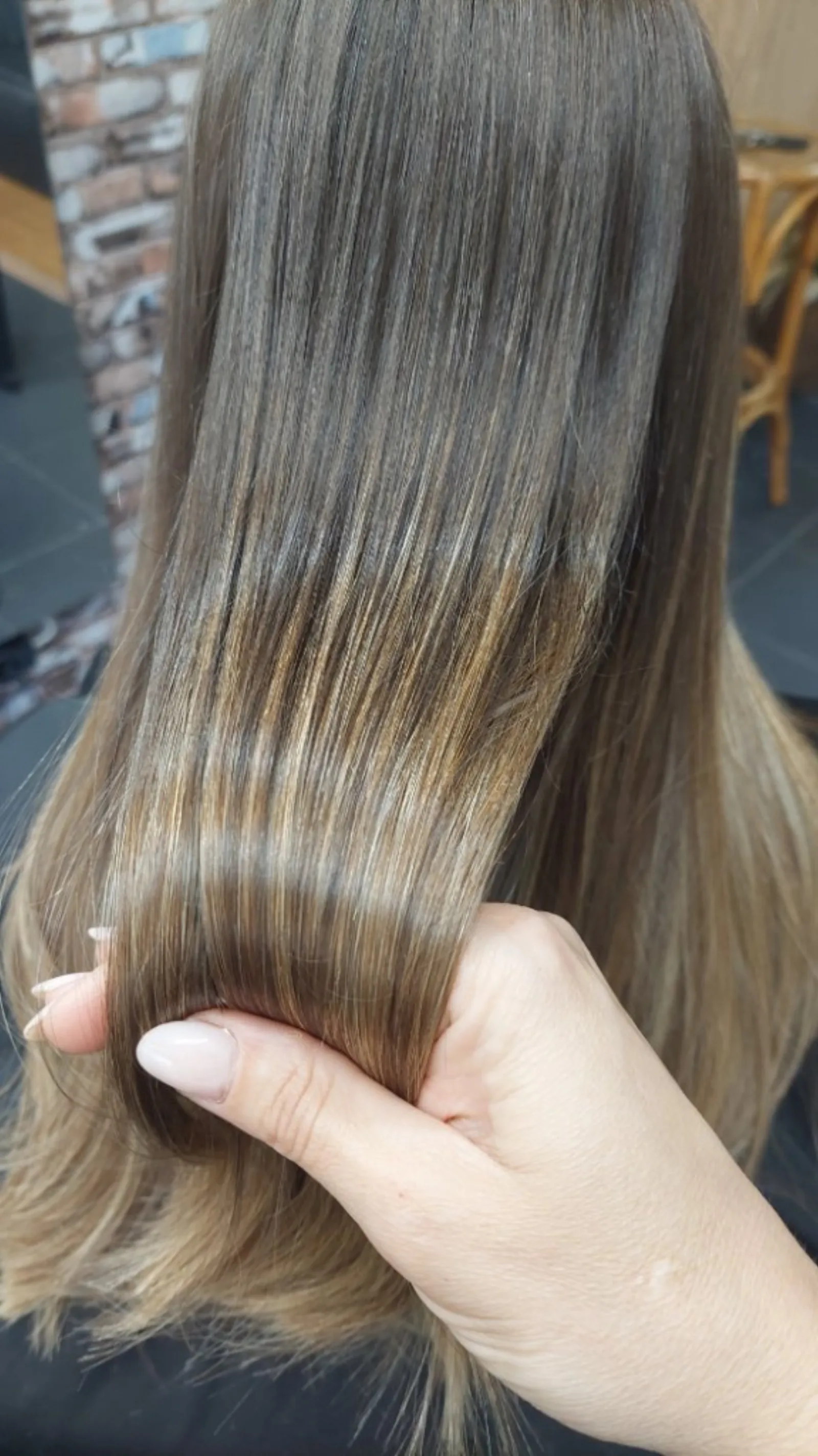 Tratamento de mechas que transformam — brilho e madeixas no instituto