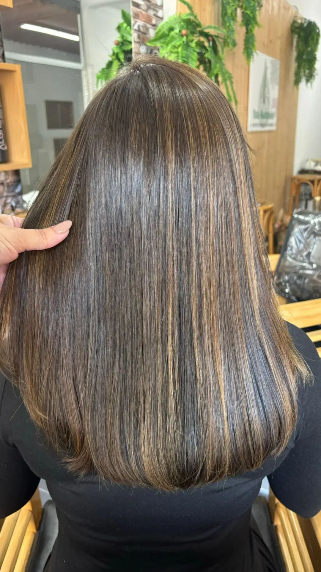 Alisamento — cabelo liso e saudável